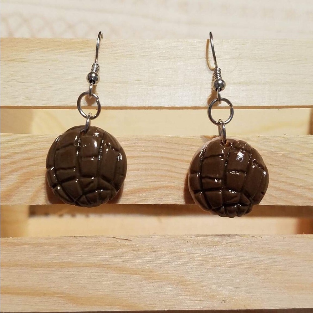 Chocolate 🍫 Concha Earrings